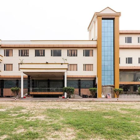 Oyo 39959 Hotel Bandhan Bahraich 外观 照片