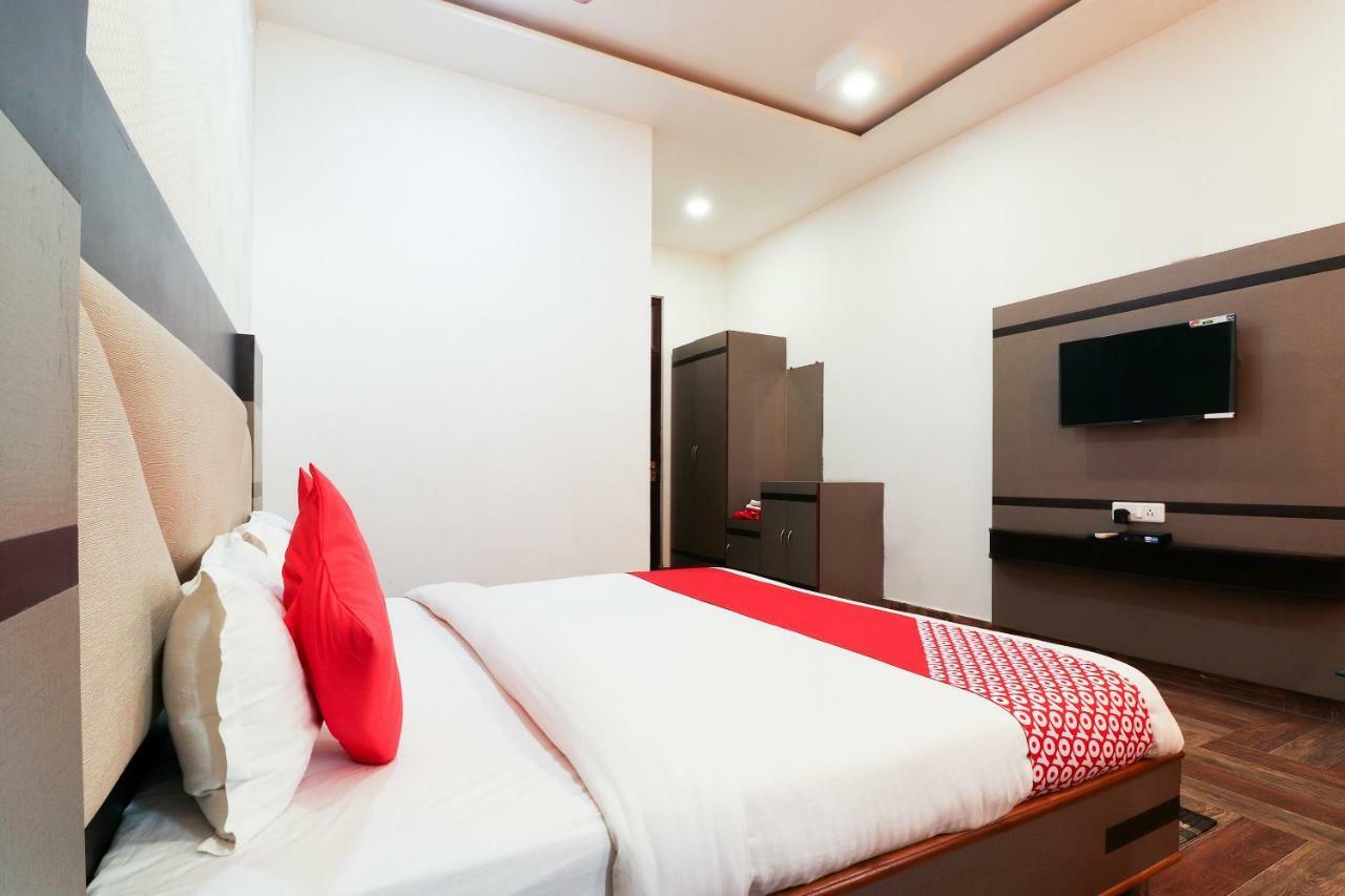 Oyo 39959 Hotel Bandhan Bahraich 外观 照片